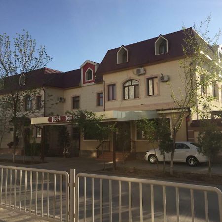 Jipek Joli Inn 누쿠스 외부 사진