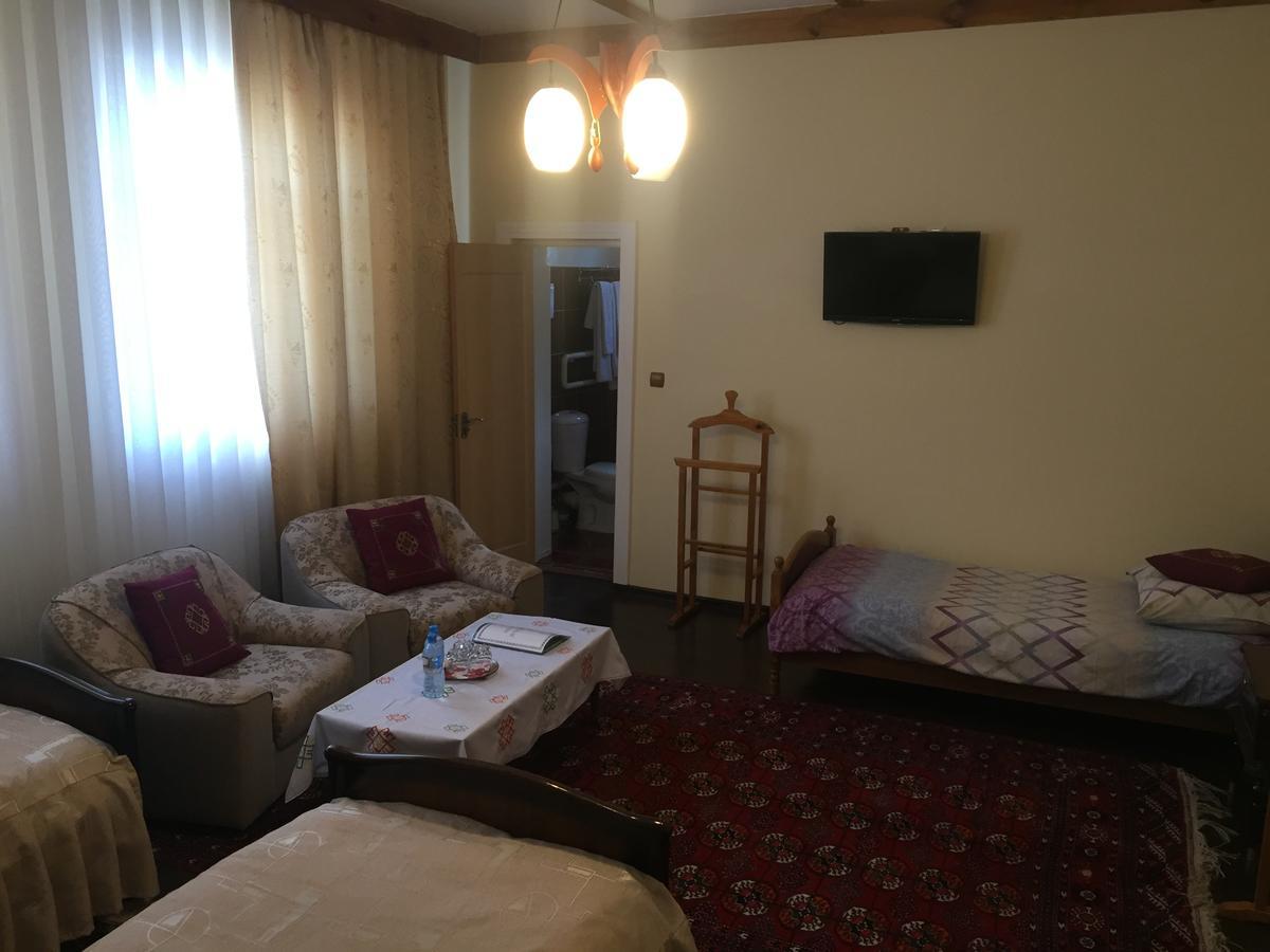 Jipek Joli Inn 누쿠스 외부 사진