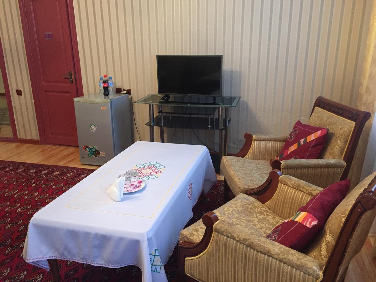 Jipek Joli Inn 누쿠스 외부 사진