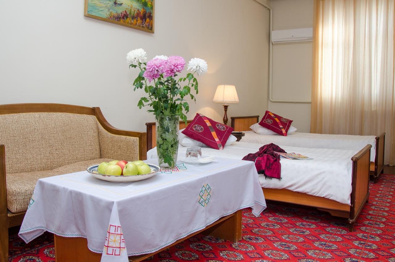 Jipek Joli Inn 누쿠스 외부 사진