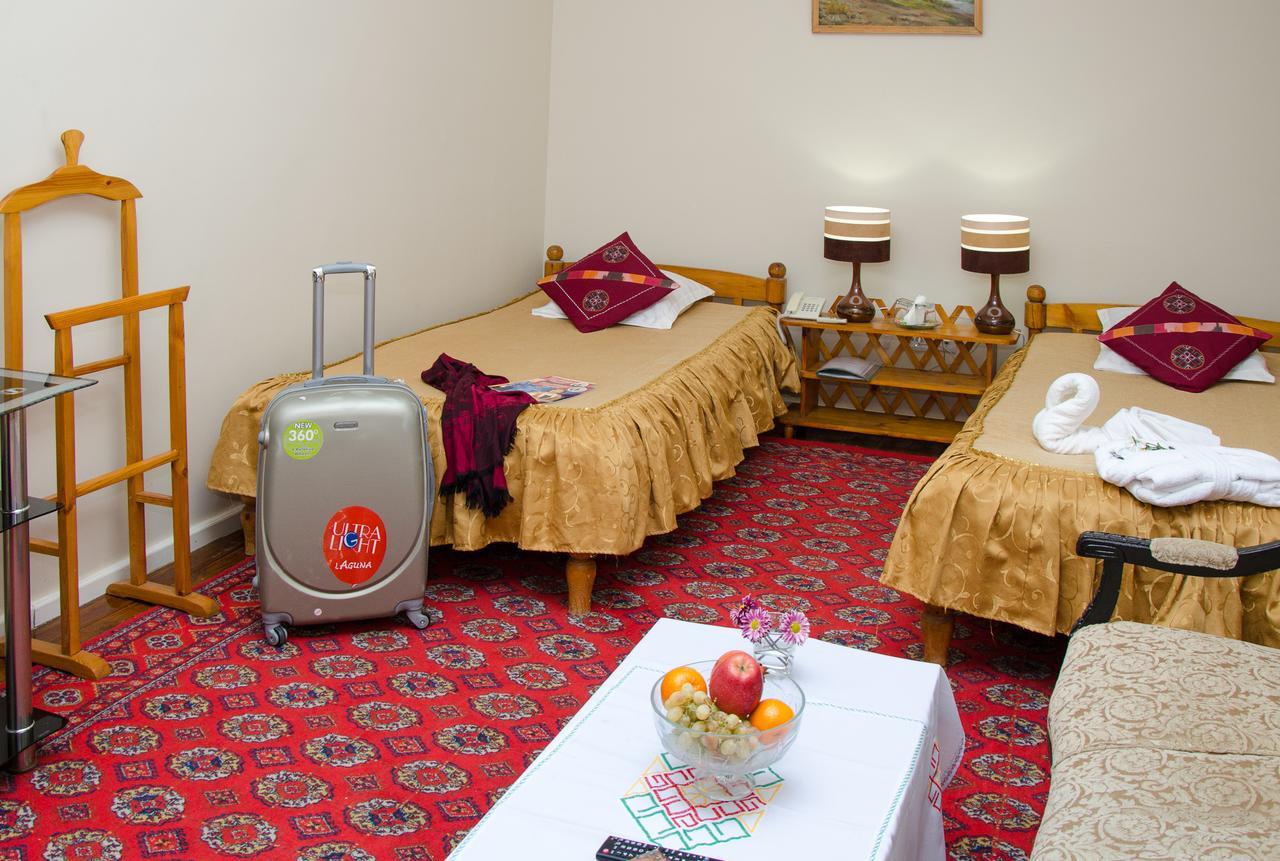 Jipek Joli Inn 누쿠스 외부 사진