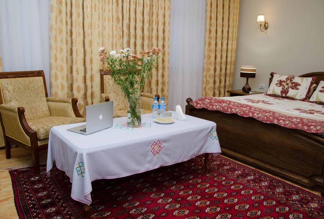 Jipek Joli Inn 누쿠스 외부 사진
