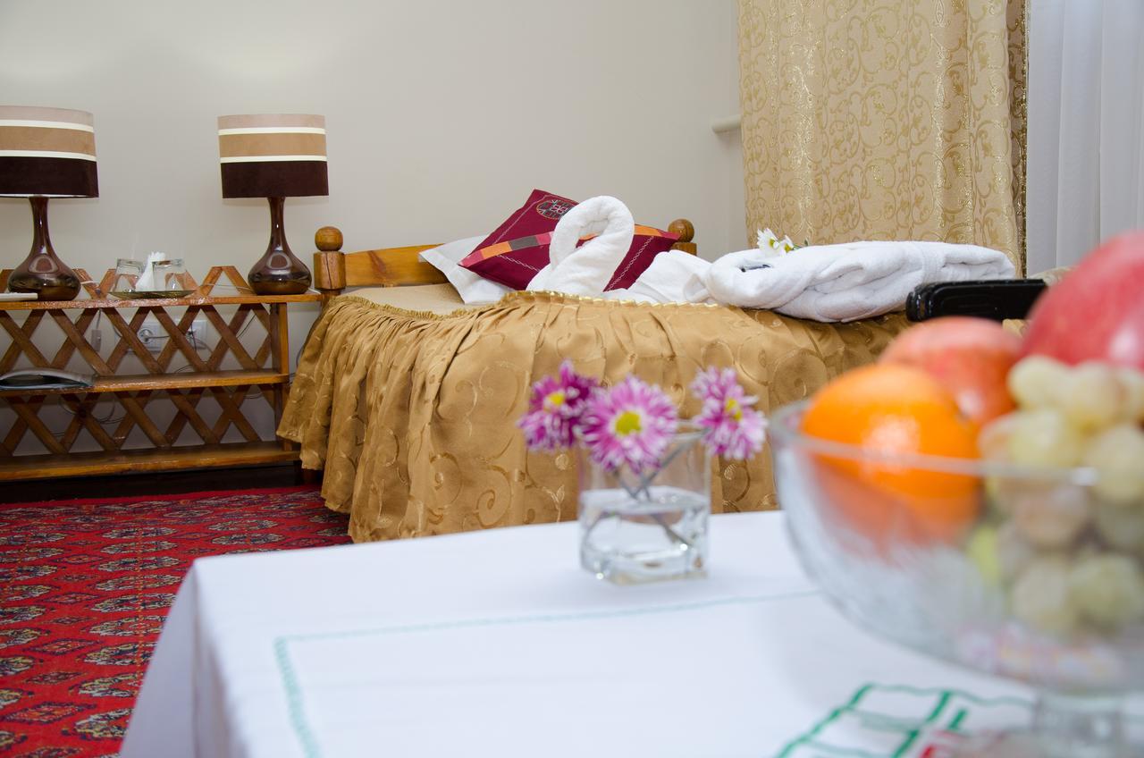 Jipek Joli Inn 누쿠스 외부 사진