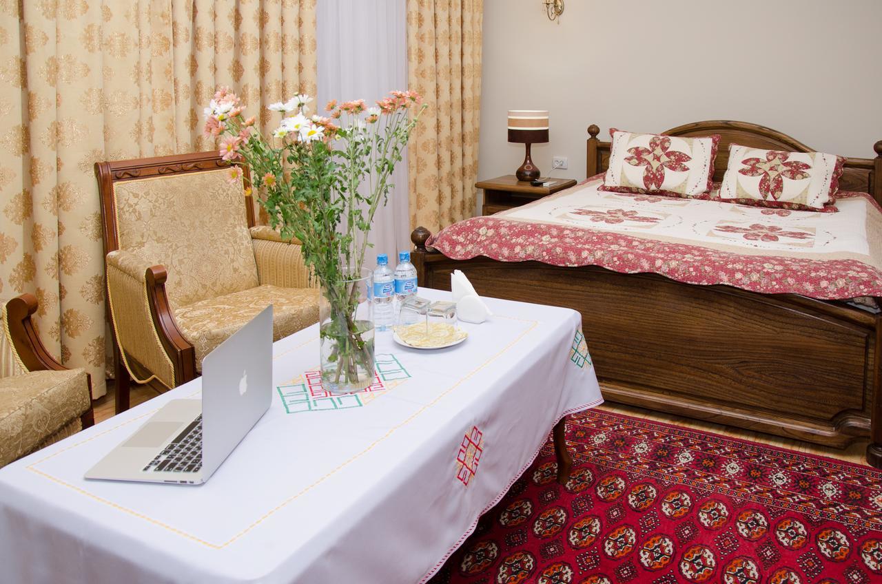 Jipek Joli Inn 누쿠스 외부 사진
