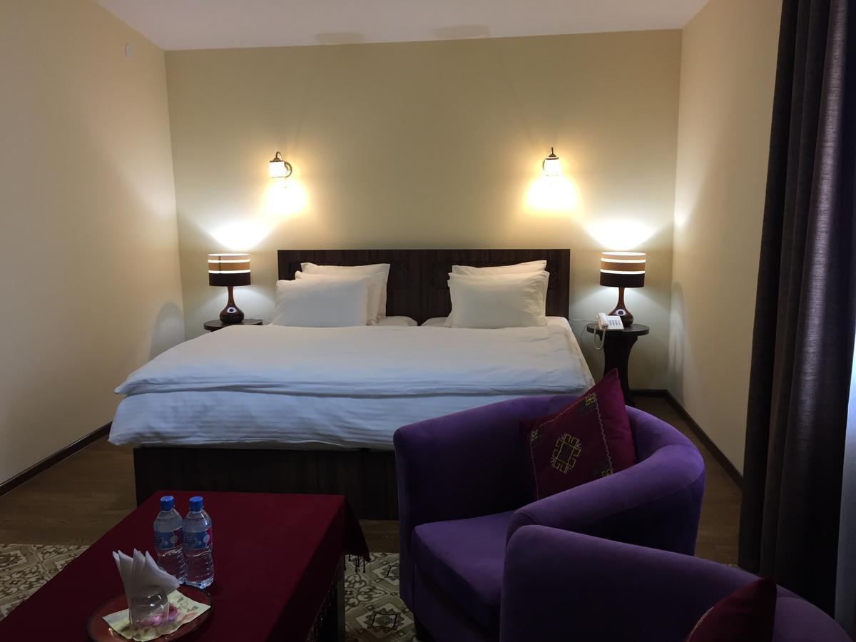 Jipek Joli Inn 누쿠스 외부 사진