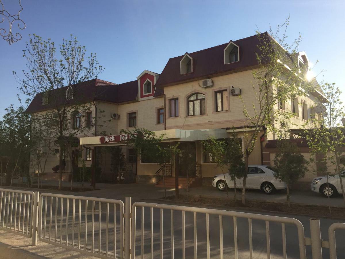 Jipek Joli Inn 누쿠스 외부 사진